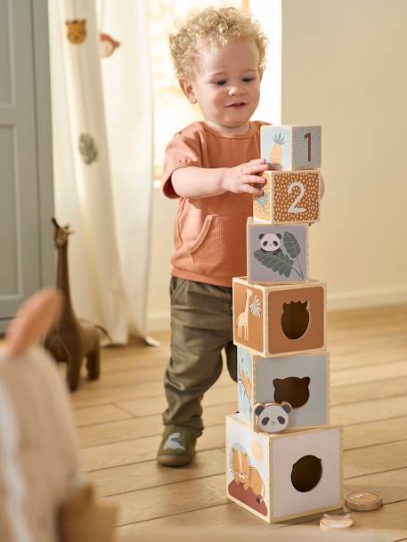 Torre de cubos con formas para encajar de madera FSC®. BEIGE MEDIO LISO CON MOTIVOS+Los amigos del bosque+Los amigos del bosque 