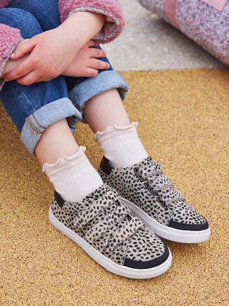 Zapatillas deportivas piel fantasía con cierre autoadherente para niña beige estampado 