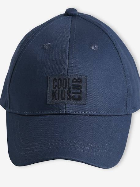 Gorra lisa con bordado delante para niño azul marino+liquen+rayas beige 