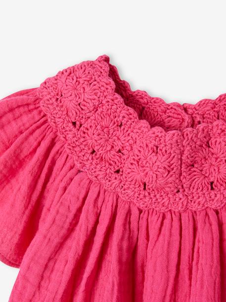 Blusa de gasa de algodón con cuello de ganchillo para bebé fucsia 