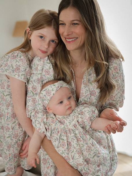 Vestido estampado para niña colección cápsula Día de la Madre vainilla 