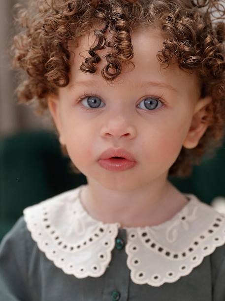 Vestido de terciopelo con cuello bordado para bebé verde 